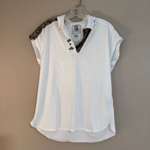 Women’s Pebble Beach gold top shirt medium